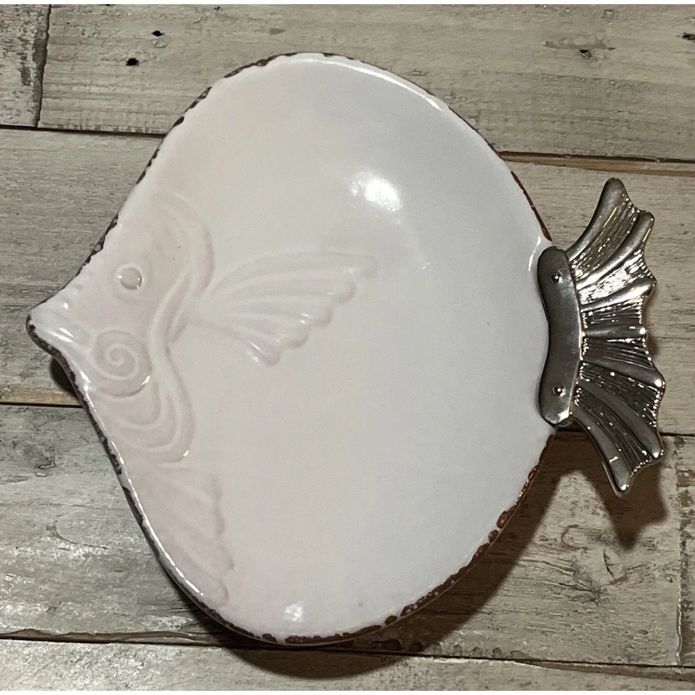 Sanibel By Mud Pie‎ Fish Plate, White Glazed Terracotta Plate W/Silver